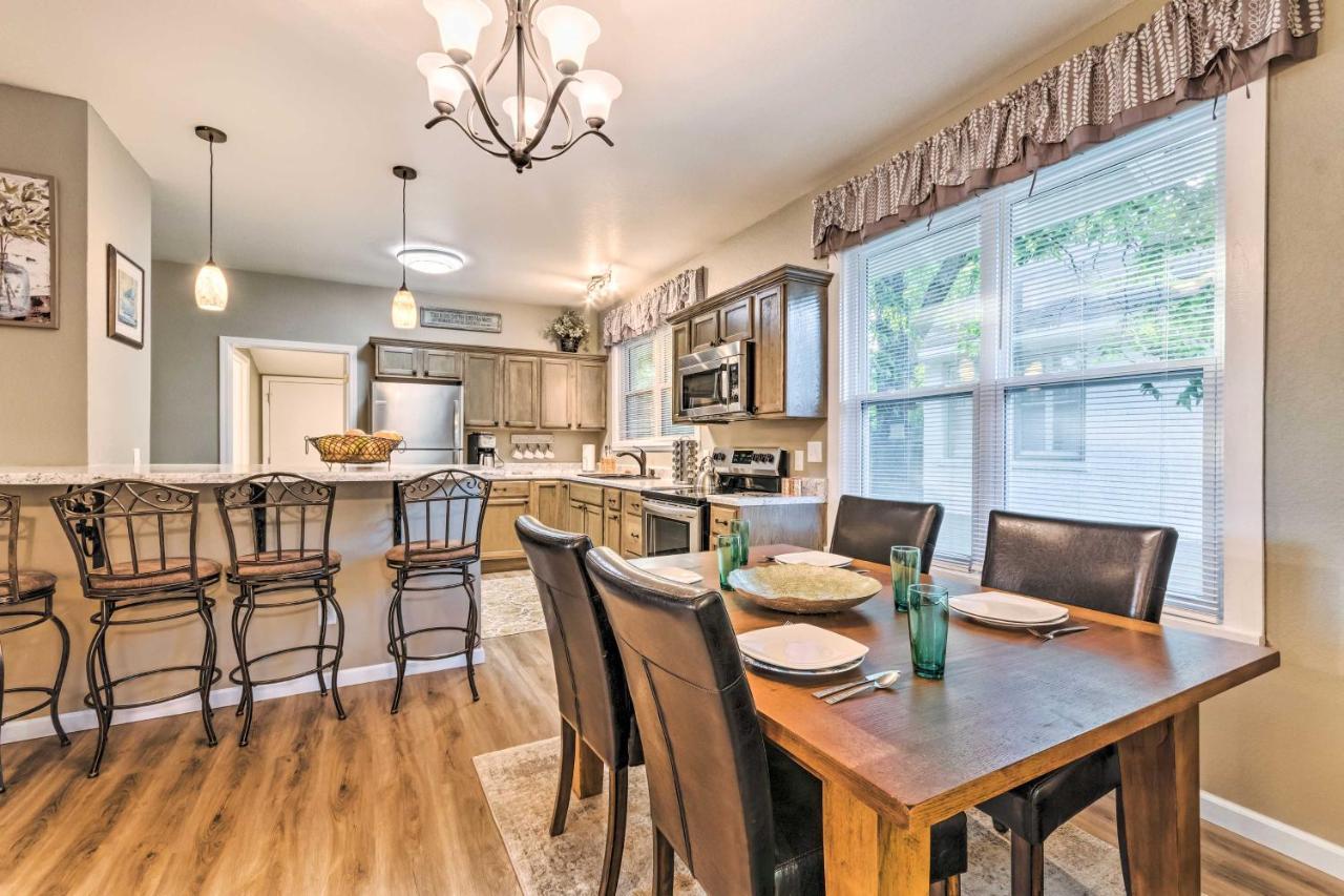 Remodeled Downtown Hot Springs Home With Porch Екстер'єр фото