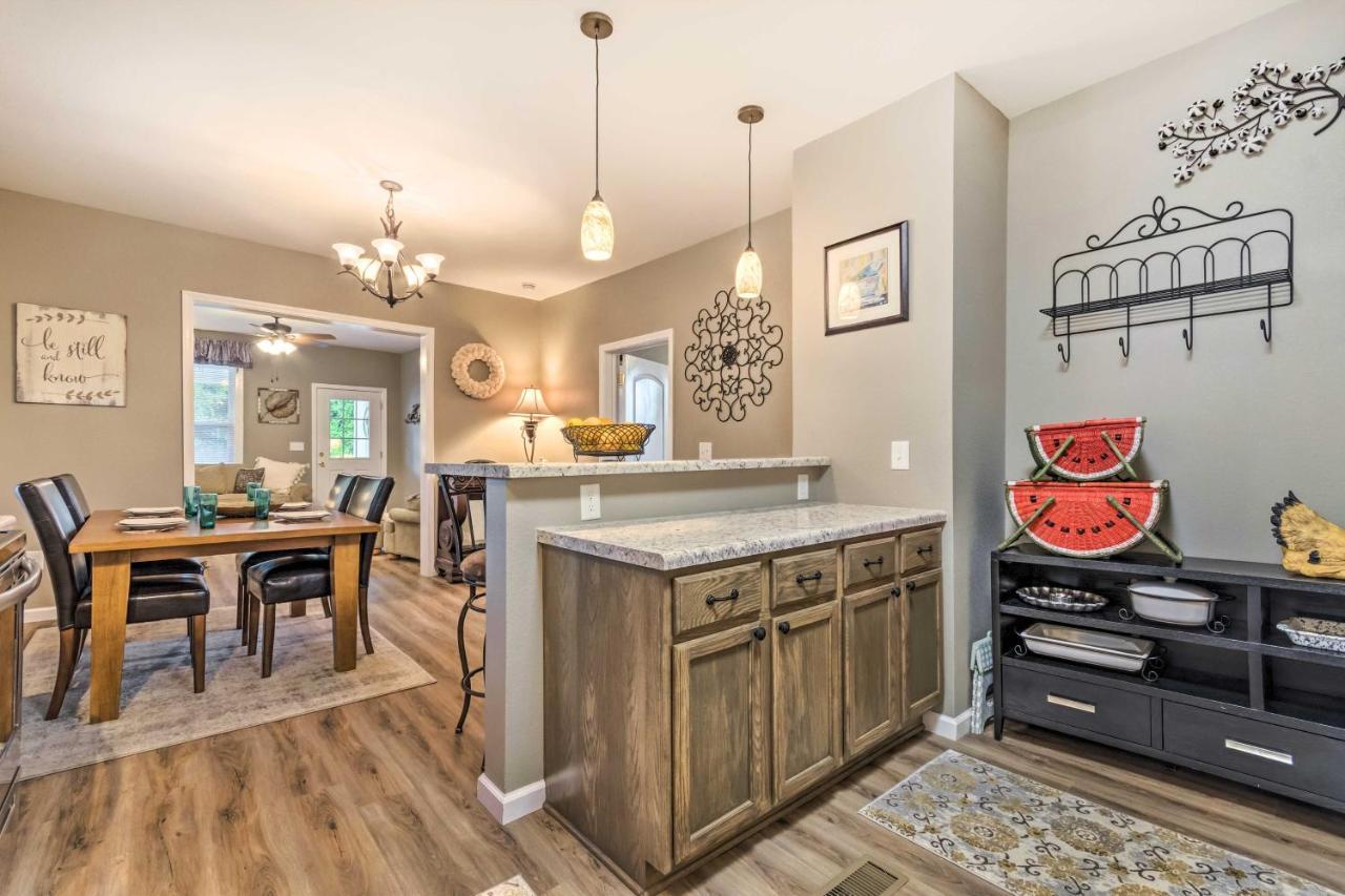 Remodeled Downtown Hot Springs Home With Porch Екстер'єр фото